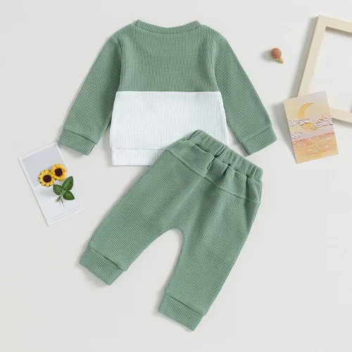Vista 6 de Conjunto de sudadera de manga larga con bloques de color y pantalones de otoño para niños pequeños
