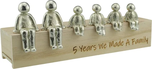 Vista 4 de Idea para el 5º aniversario – 5 años que hicimos un adorno de metal familiar – Elige tu combinación familiar (1 niño)