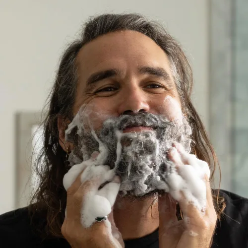 Vista 4 de ZEUS Champú para barba para hombres con manzanilla, té verde y aceites esenciales, hidratación de limpieza profunda para un vello facial más suave