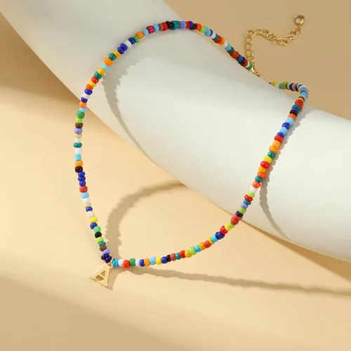 Vista 6 de Yoosteel Regalos de San Valentín para niños, adolescentes y niñas, collares con iniciales de cuentas coloridas para mujeres y niños, joyería