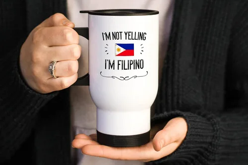 Vista 2 de Taza de viaje de 14 onzas con texto en inglés "I'm Not Yelling I'm Filipino" (14 onzas) de recuerdo del orgullo del orgullo y regalos del orgullo