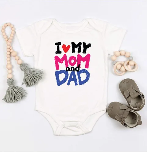 Vista 4 de TripleBDesigns I Love My Mom and Dad - Mameluco para bebé recién nacido