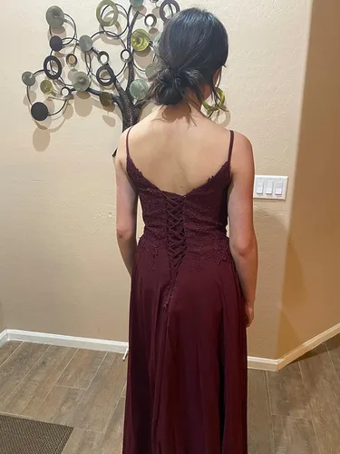 Vista 9 de Vestidos de dama de honor de encaje para boda con abertura, tirantes delgados, de gasa, vestidos formales de fiesta de noche