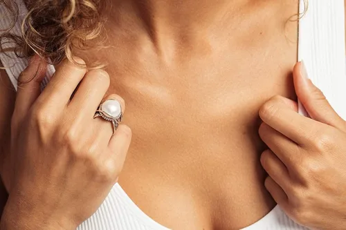 Vista 3 de Joolala Anillo individual de perlas blancas redondas cultivadas en agua dulce en plata de ley 925 para mujer, Plata Esterlina