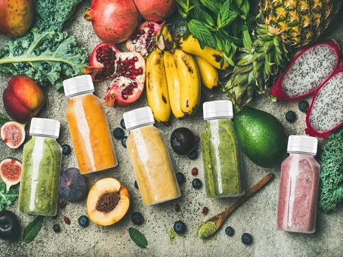 Vista 2 de Axe Sickle 6 botellas de jugo de 4 onzas, botellas de plástico para leche, recipientes para bebidas a granel con tapas a prueba de manipulaciones