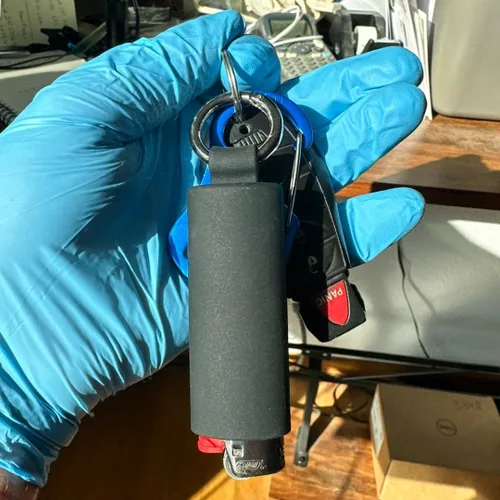 Vista 5 de Lighter Holder for J6 BIC Lighters. Keychain Lighter Case. Silicone Keychain case has a Spring Clip Attached to Easily Secure to Any Bag, Key Ring
