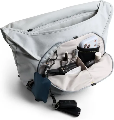 Vista 3 de Bellroy Venture Messenger 14" (bolsa de viaje para bicicleta con almacenamiento para laptop y correa cómoda)
