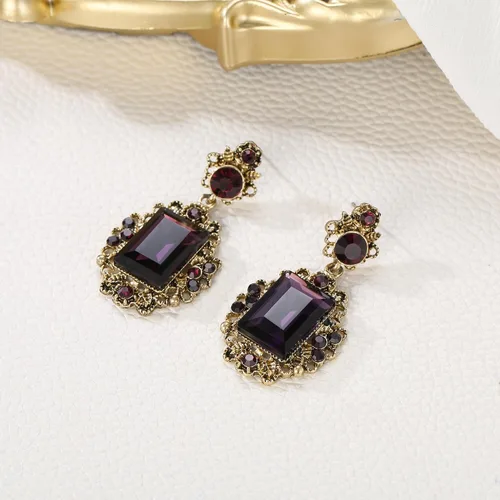 Vista 4 de BriLove Aretes colgantes de estilo victoriano para mujer, impresionantes aretes de corte esmeralda inspirados en cristal brillante para fiesta