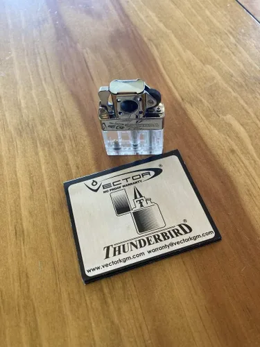 Vista 4 de Thunderbird butano 45 grados suave llama flip top tubo encendedor inserto