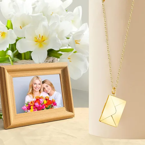 Vista 3 de AGISLONE Personalized Envelope Locket Necklace for Women Customized Message Name Date Phrase Love Letter Necklace for Wife Mom Girlfriend BFF Couples