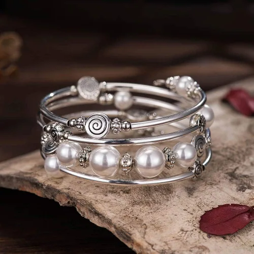 Vista 9 de Gargantilla en capas con perlas de agua dulce y pulsera de perlas