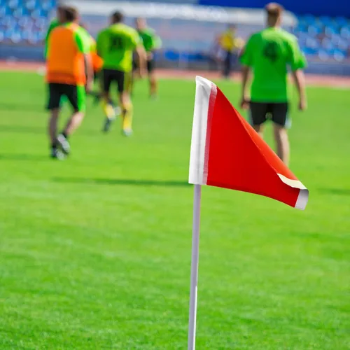 Vista 6 de Mepase Banderas de fútbol de repuesto, 4 unidades, banderas de esquina de fútbol rojo, equipo de fútbol de árbitro para pista de fútbol, voleibol