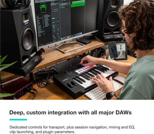 Vista 7 de Novation Launchkey 25 MK4 - Controlador de teclado compacto de 25 teclas, USB, MIDI con integración DAW. Modo acorde, modo de escala, 8 almohadillas