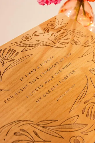 Vista 6 de Garden Of Flowers Alfred Lord Tennyson - Caja de recuerdos de madera con cita