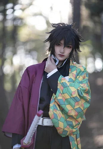 Vista 2 de Capa Tanjirou Tomioka Giyuu Kochou Shinobu Kimono Conjunto Cosplay Halloween Disfraz