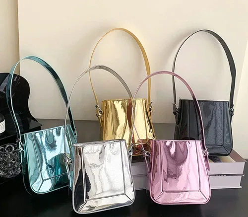 Vista 7 de Bolso hobo para mujer, de charol, de color plateado brillante, bolso de hombro Y2K, bolso de hombro para fiesta 2023