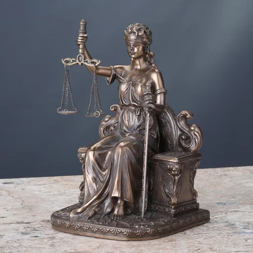 Vista 5 de Señora Justicia sentada con escamas y espada estatua Le Justica