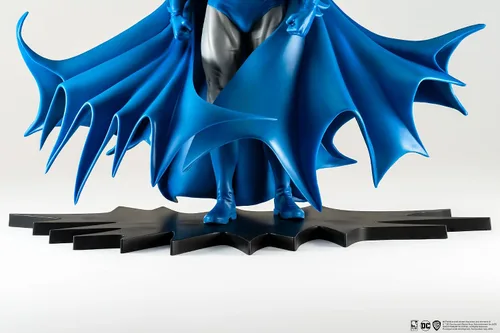 Vista 7 de DC Heroes: Batman (versión clásica) Vista previa Estatua exclusiva a escala 1:8