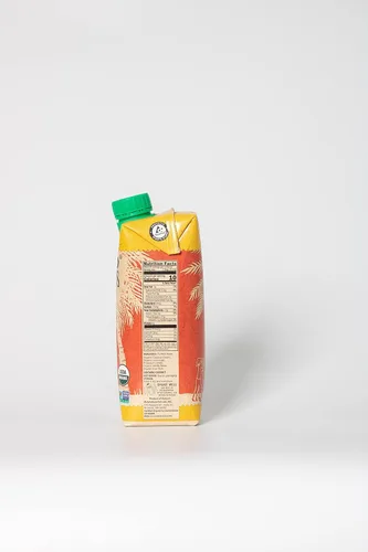 Vista 3 de CocoGoods Co. Crema de café de coco orgánico de origen único, vainilla francesa endulzada, 16.9 onzas líquidas, paquete de 12, Tetra Pak