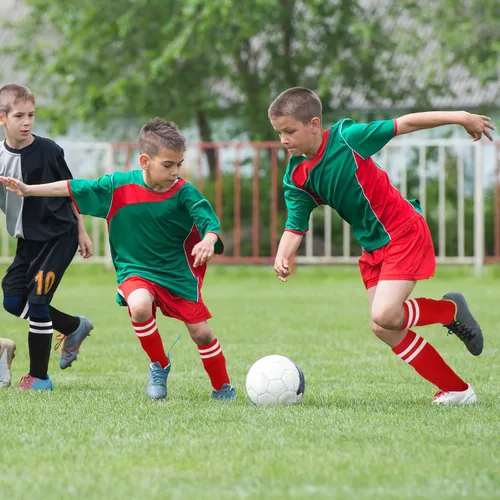 Vista 7 de Toulite 4 pares de espinilleras de fútbol, 4 pares de calcetines de fútbol para niños, equipo de protección de pantorrillas, equipo de fútbol