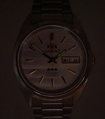 Vista 4 de Orient TriStar AB00007W - Reloj clásico con esfera plateada texturizada para hombre, Plateado