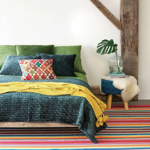 Vista 2 de Funda de almohada de terciopelo verde sólido con estampado parisino de Pine Cone Hill, tamaño Euro Evergreen