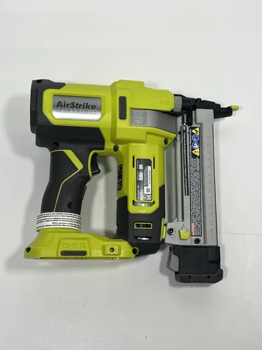 Vista 4 de RYOBI ONE+ Engrapadora inalámbrica AirStrike de calibre 18 de corona estrecha P361 Verde La batería y el cargador se venden por separado