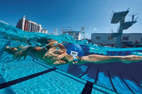 Vista 5 de Arena Gorra de natación unisex de silicona moldeada con logotipo para adultos, para entrenamiento intensivo, reducido arrastre, ajuste cómodo