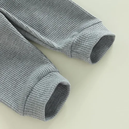 Vista 7 de Conjunto de sudadera de manga larga con estampado de letras y pantalones para bebés y niñas