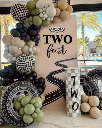 Vista 9 de Letrero con texto en inglés «Two Fast Birthday» para telón de fondo, calcomanías temáticas de auto de carreras, 2 decoraciones de cumpleaños