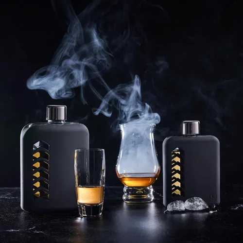 Vista 4 de Juego de petacas de vidrio Le’raze para hombres y mujeres - Botella de petaca con corcho y sellos de silicona para whisky, licor, alcohol - Incluye