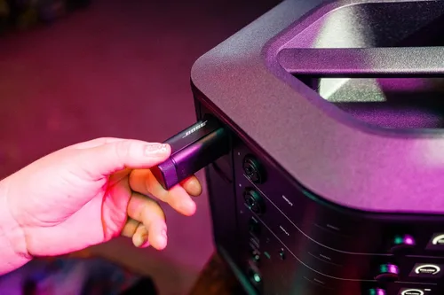 Vista 4 de Bose Micrófono/Transmisor de Línea Inalámbrico XLR para Sistema PA S1 Pro+