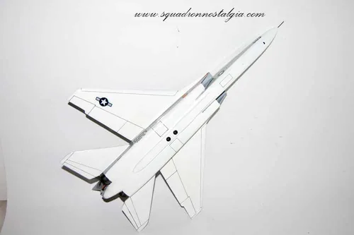 Vista 4 de RVAH-13 Bats RA-5C (USS Independence) Vigilante Model, 1/50th (18") Scale, Mahogany, Navy
