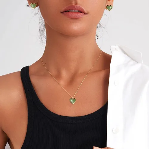 Vista 3 de Temoto Carnelian Crystal Stone Gold Heart Necklace for Women Red Pendant Necklaces Natural Healing Protection Anniversary Birthday Valentines Day