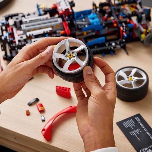Vista 8 de LEGO Technic Ferrari Daytona SP3 42143 - Juego de construcción para adultos (3,778 piezas)