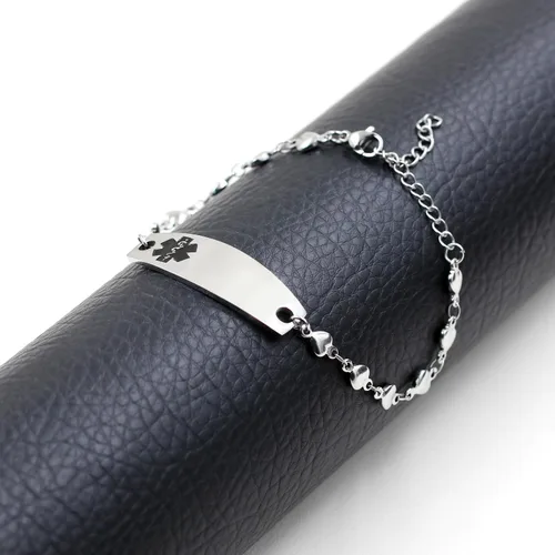 Vista 7 de Pulsera de símbolo médico de plata grabada con láser, alerta de salud grabada en forma de corazón, adecuada para primeros auxilios de emergencia