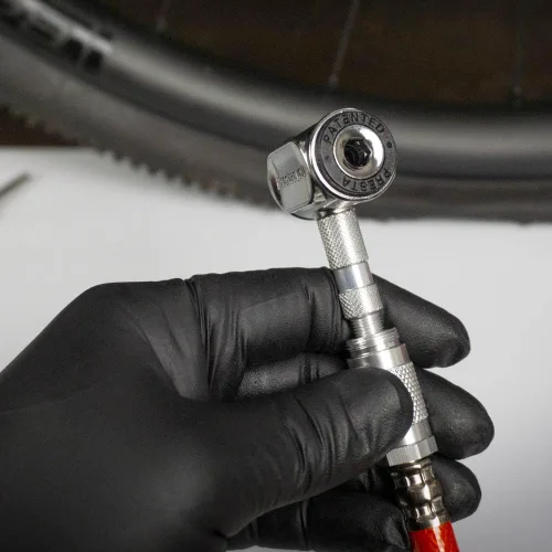 Vista 7 de Prestacycle Pro Presta Head - Cabezal de bomba de neumático de bicicleta con bloqueo automático para válvulas sin cámara y Presta, diseño de acero