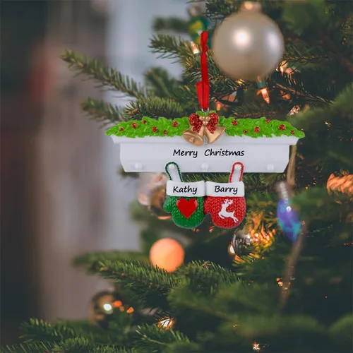 Vista 2 de MAXORA Adorno personalizado para árbol de Navidad de familia de 2 mitones 2023, tradición familiar, recuerdo de Navidad, colección de regalo