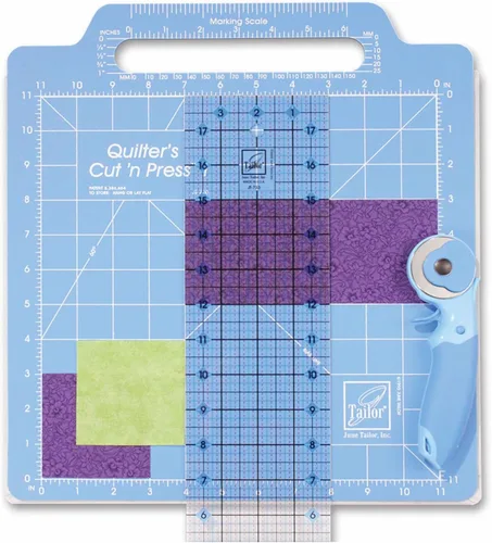 Vista 4 de June Tailor Quilter's Cut'n Press