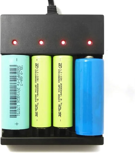 Vista 5 de ZYAMY Cargador de batería inteligente USB de 4 ranuras 5V para baterías recargables 3.7V Li-ion 10440, 14500, 16340, 16650, 14650, 13350, 18500