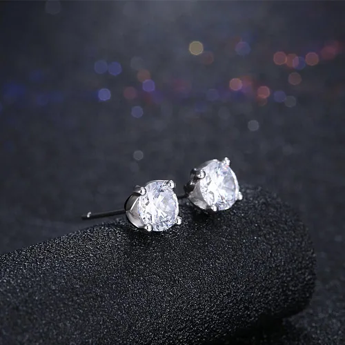 Vista 8 de TTVOVO Aretes de plata de ley 925 con circonita cúbica brillante de corte princesa, aretes de diamante de circonita cúbica para mujeres y hombres