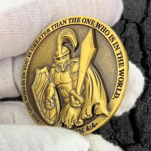 Vista 3 de Christian Warrior Challenge Coin Zinc Alloy Bible Verses Medallón Bolsillo Hug Token