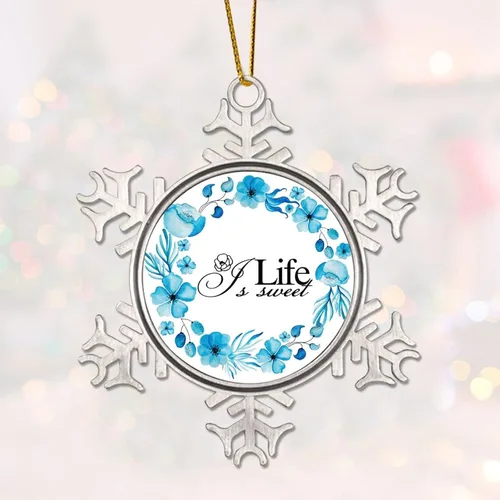 Vista 3 de Corona de flores florales Life is Sweet Adorno de copo de nieve de metal para árbol de Navidad, decoración colgante de árbol de Navidad, divertido