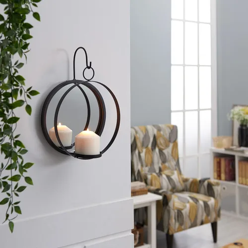 Vista 4 de Danya B. Candelabro redondo de hierro forjado con espejo – Un candelabro decorativo de pared de metal rústico colgante