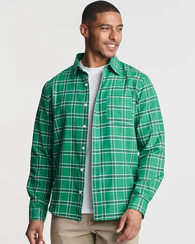 Vista 2 de Real Essentials Paquete de 3 Camisa de manga larga con botones de popelina y bolsillo para hombre (disponible en tallas grandes y altas)