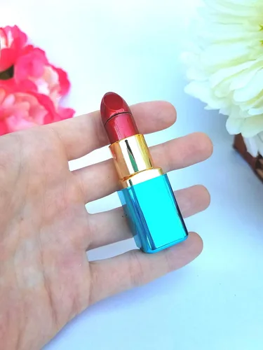 Vista 4 de Encendedor de butano en forma de lápiz labial, recargable para mujer, encendedor novedoso (azul)