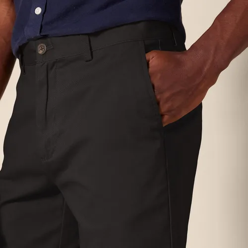 Vista 4 de Tienda Essentials Mens Slim-Fit 7" Chino Shorts