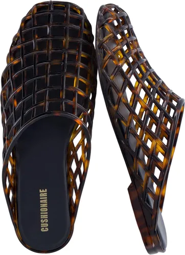 Vista 10 de CUSHIONAIRE Lab Lattice Jelly Flats para mujer, sandalias de punta cerrada Moca