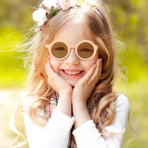 Vista 5 de ELCOHO 24 pares de gafas de sol redondas para niños lindas gafas redondas para playa para niños pequeños