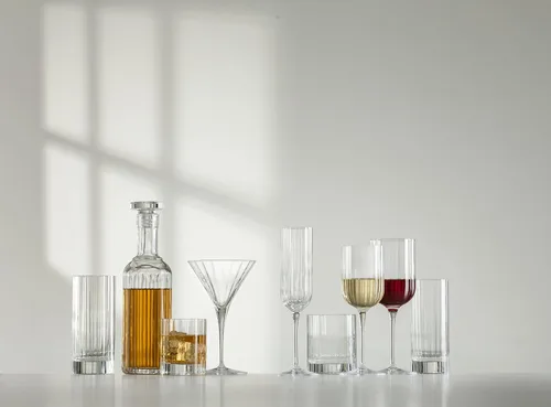 Vista 4 de Luigi Bormioli Bach Spirits - Botella con tapón de vidrio, 23.75 onzas, transparente